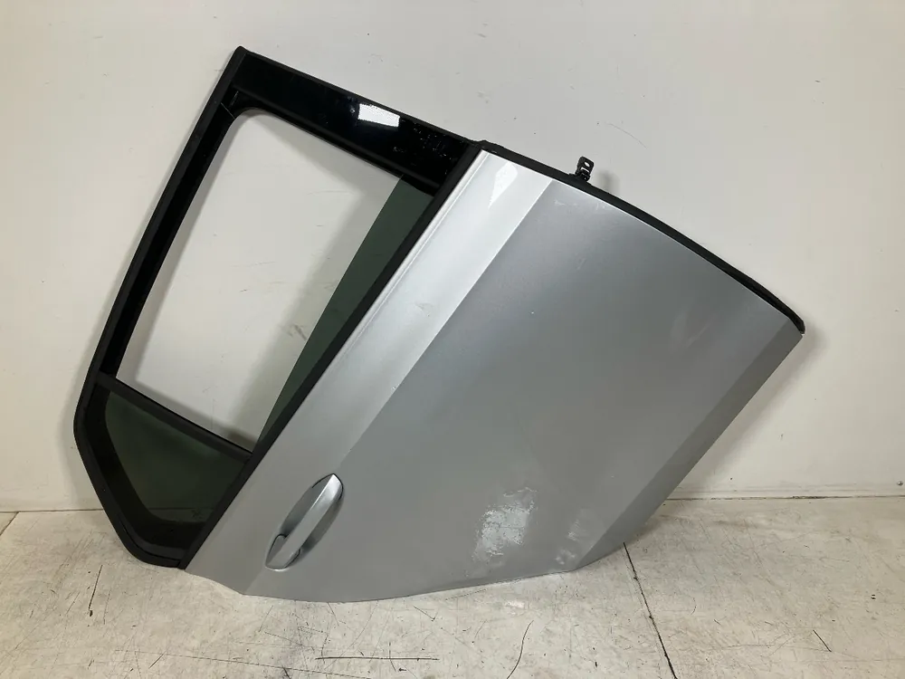 Tür rechts hinten VW Golf VIII (CD) 1.0 eTSI 81 kW 110 PS (06.2020-> ) Sonderaktion