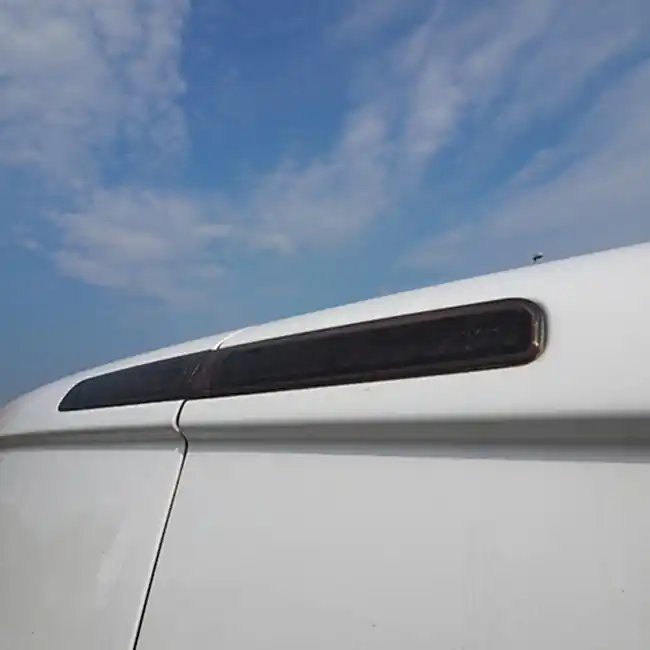 Neue Ware LED-Bremsleuchte, schwarz, für Flügeltür, passend für VW Bus T5, Bj. 03-15