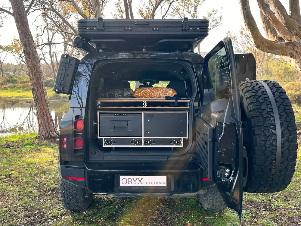 Modulares Möbel- und Schlafsystem für Land Rover New Defender 110 Echt