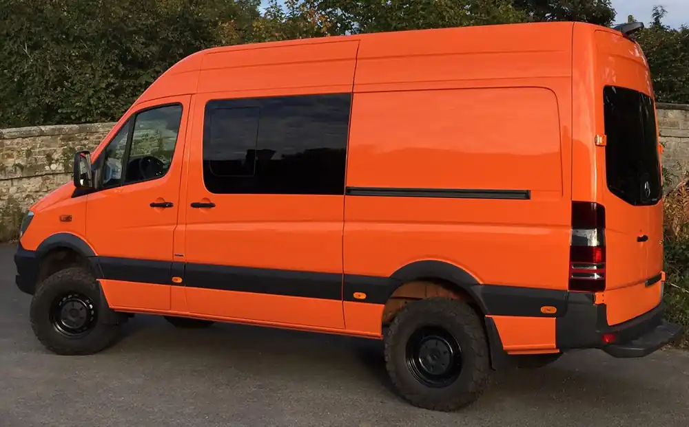 Schiebetür-Führungsschiene, links, schwarz für MB Sprinter + VW Crafter Schnäppchen