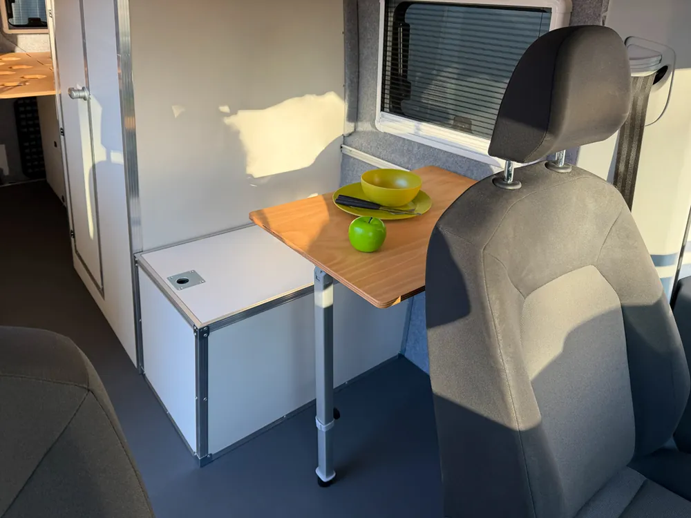 Sitzbox breit (78 cm) passend für MB Sprinter / VW Crafter / MAN TGE Günstig